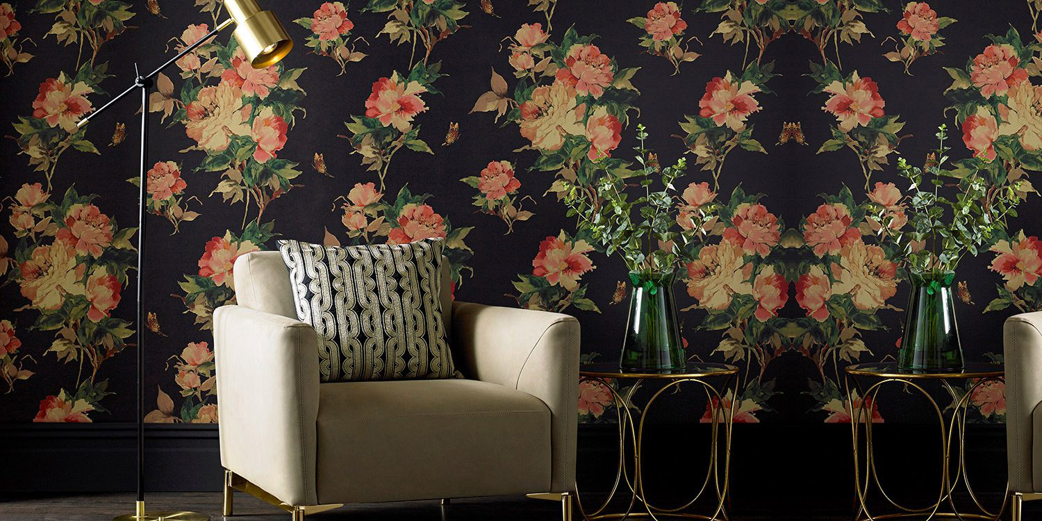 Обои 1838 Wallcoverings Camellia Madama Butterfly Ebony 1703-108-06 фото в интерьере